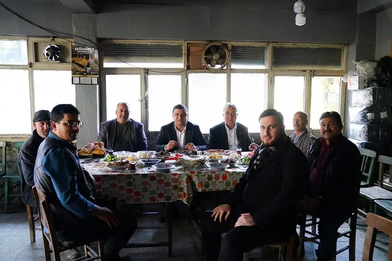 BAŞKAN OKUROĞLU, AKYURT MAHALLESİ'NDE VATANDAŞLARLA BULUŞTU