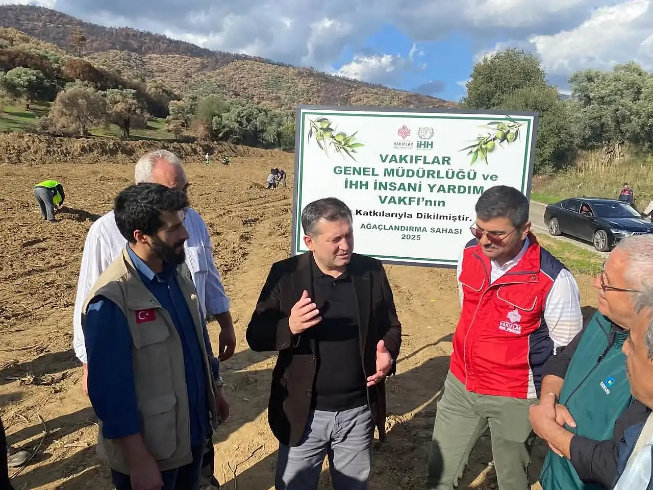 Üzümlü Mahallesi'nde Yangın Sonrası Fidan Dikimiyle Doğa Yeniden Hayat Buluyor