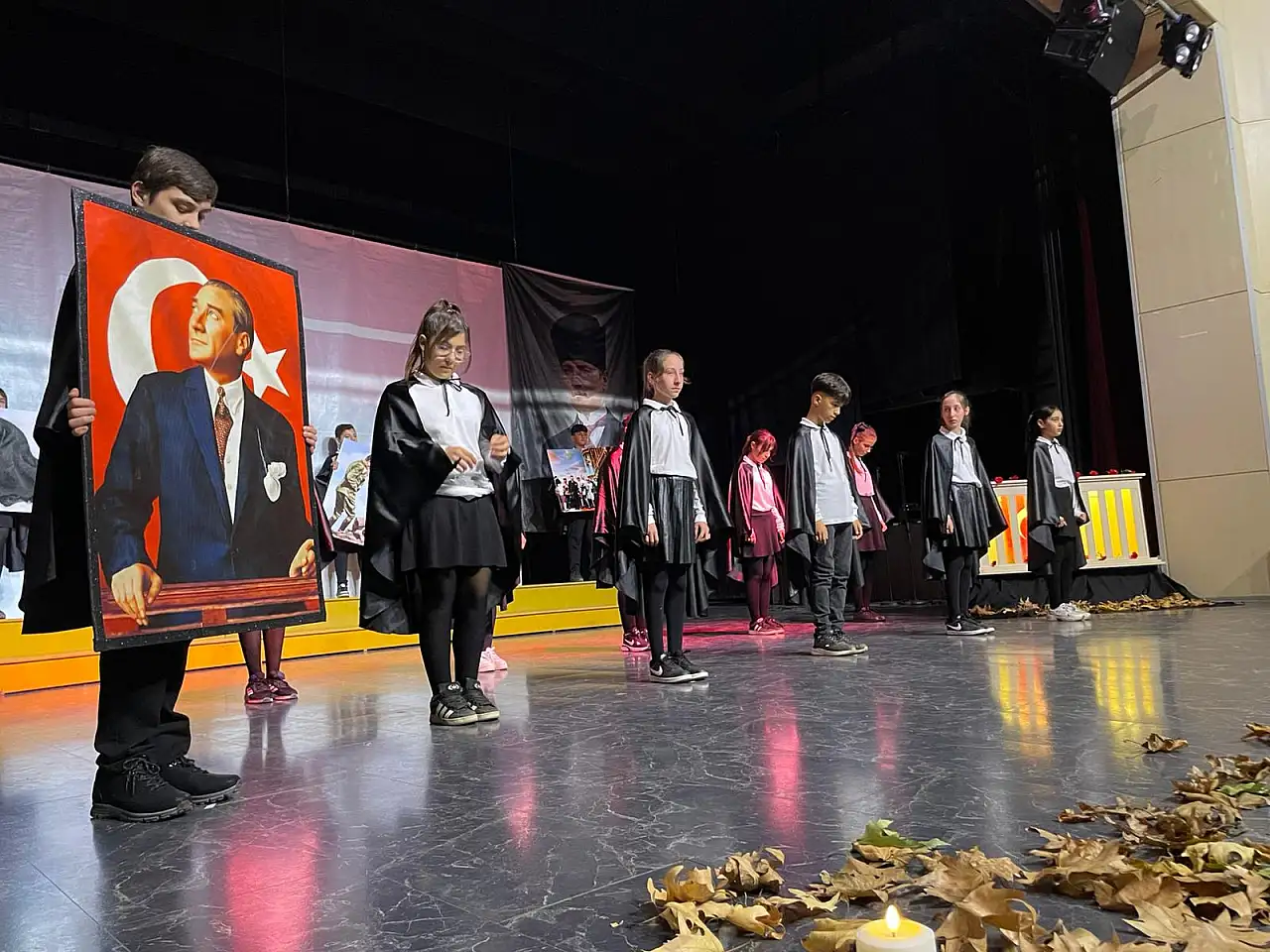 Ödemiş'te 10 Kasım'da Atatürk Saygı ve Minnetle Anıldı