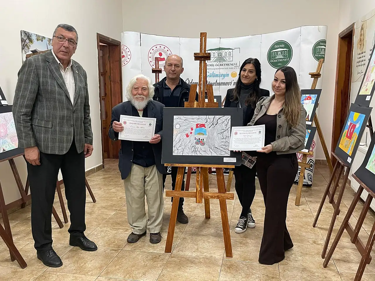 Ödemiş'te '10. Savaş–Recep Bassoy Türkçemize Özen Dil–Yazın Ödülü' Kapsamında Resim Sergisi Açıldı