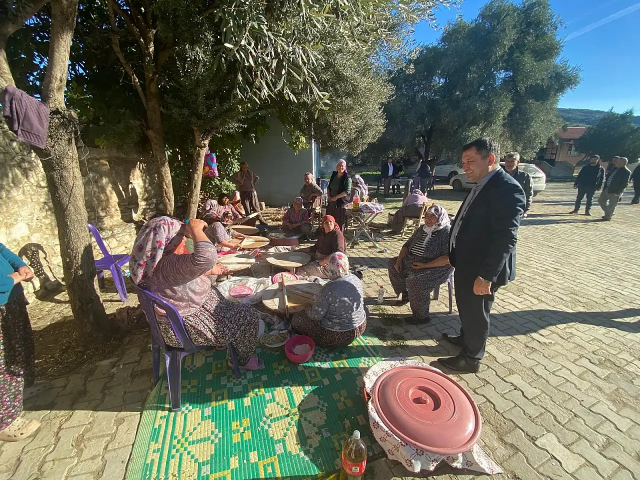 Kaymakam Erdoğan'dan Kırsal Mahallelere Ziyaret: Vatandaş ve Öğretmenlerle Buluştu