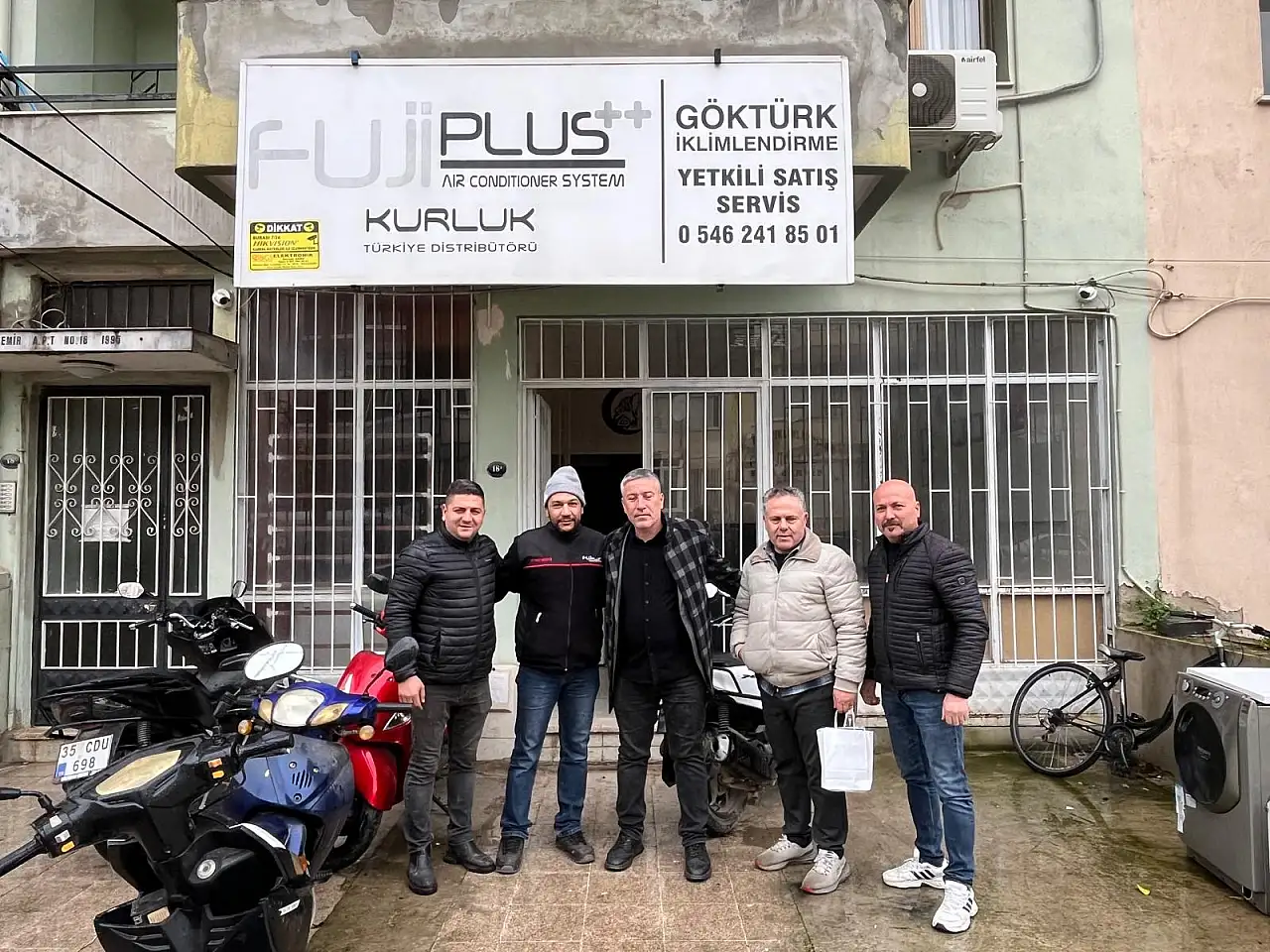 HAKAN GÜÇLÜ SAHAYI BIRAKMIYOR