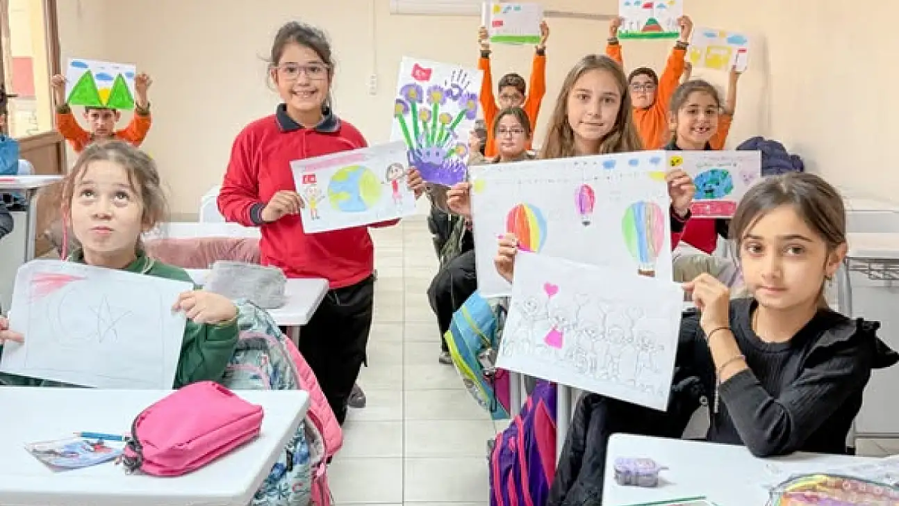 Bayındır Gençlik Merkezi'nde Minik Eller, Büyük Hayaller