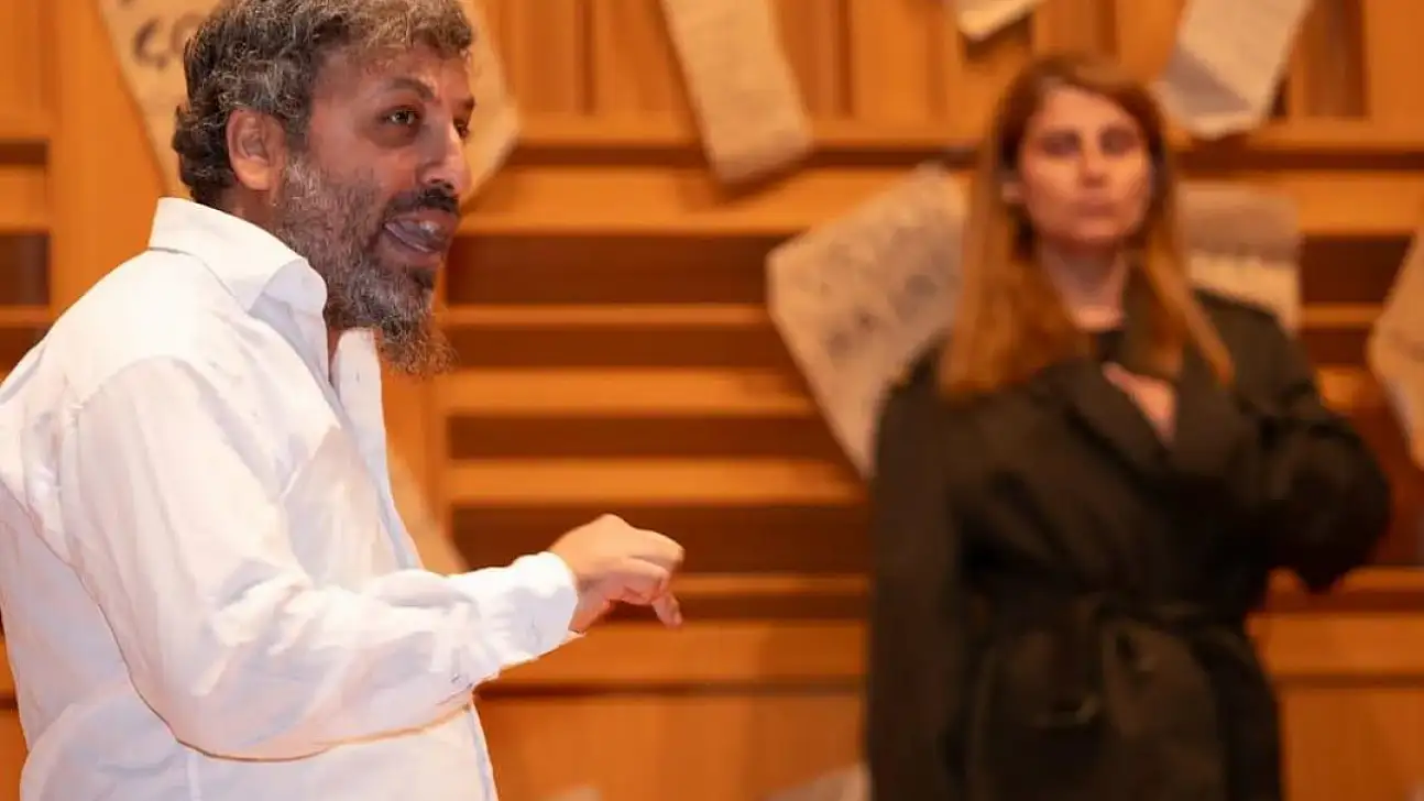 DEFNE'DE TİYATRO SALONU ÇAĞRISI