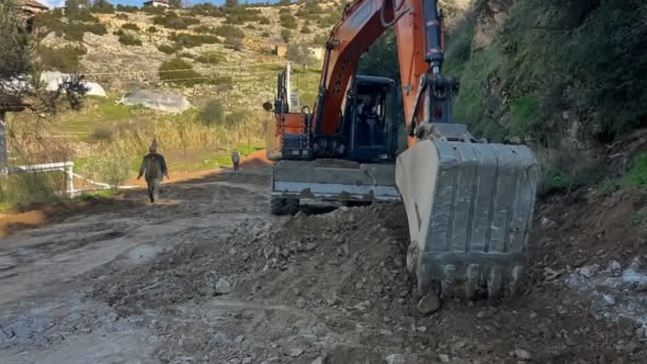KALEKÖY MAHALLESİ'NDE PARKE TAŞI ÇALIŞMASI SÜRÜYOR