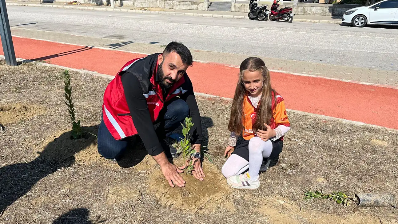 Minikler, Fidan Dikim Etkinliğinde Buluştu