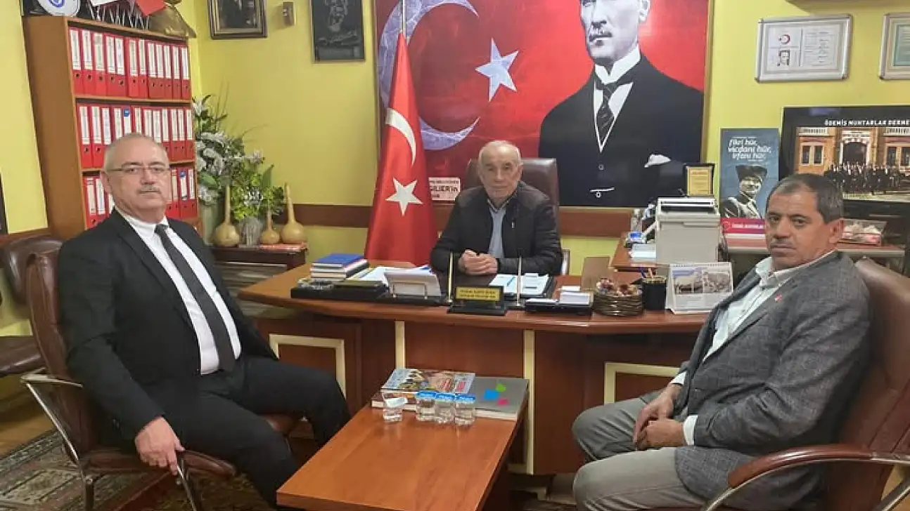 Ödemiş İlçe Millî Eğitim Müdürü Sunullah Desticioğlu'ndan Muhtarlar Derneğine Ziyaret