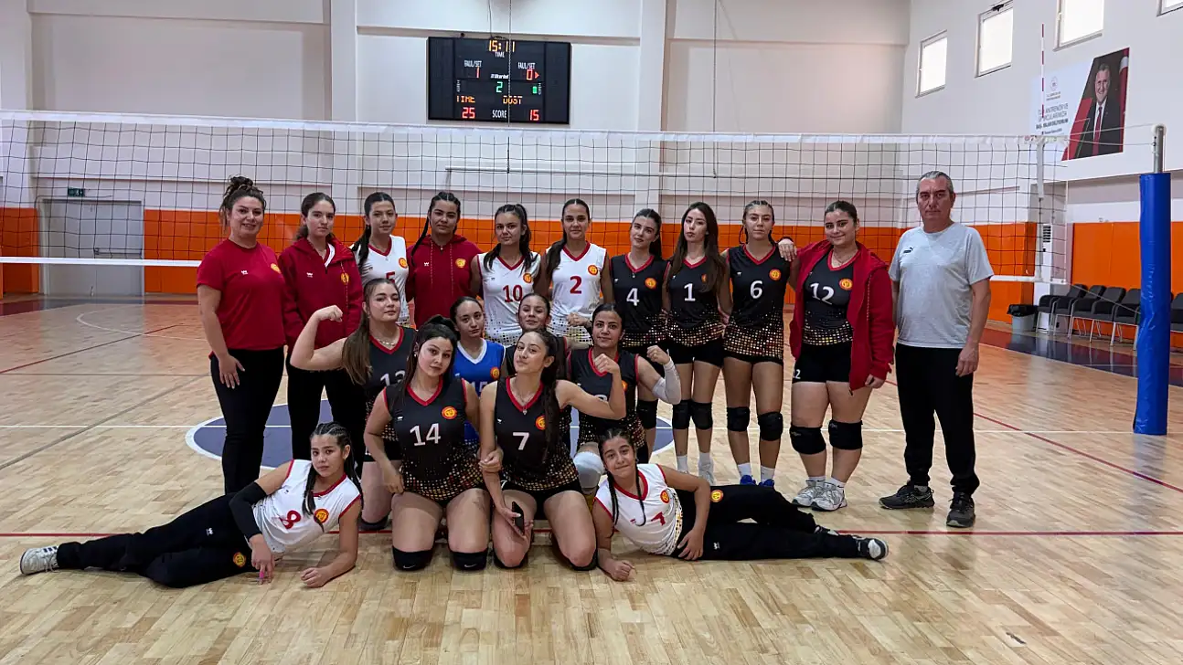 Tire Belediyespor Voleybol Takımından Galibiyet Sevinci
