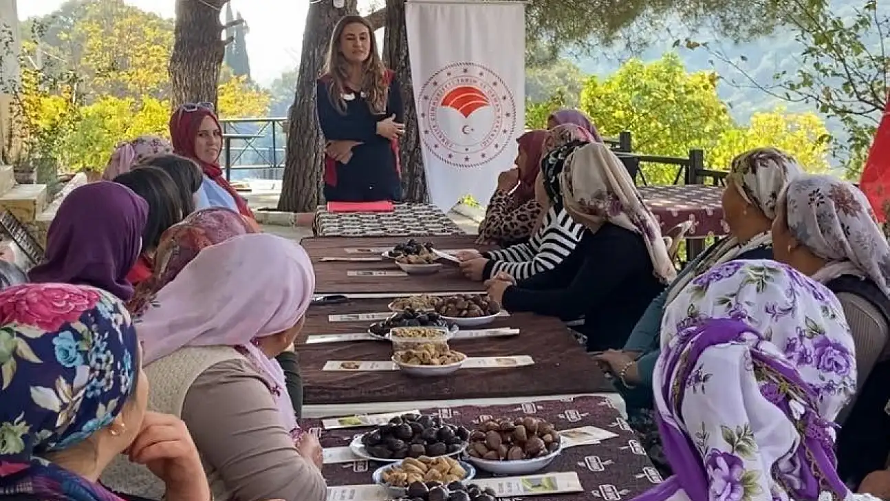 Tire'de Kadın Üreticilerle Kestane Üzerine Bilgilendirme Toplantısı