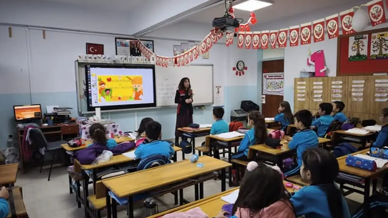 TİRE'DE ÖĞRENCİLERE 'GIDA OKURYAZARLIĞI' EĞİTİMİ VERİLDİ