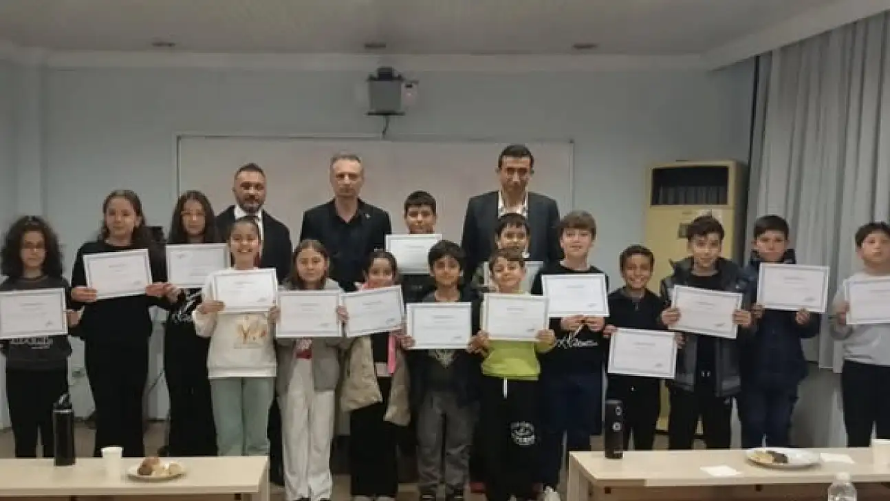 YILDIZLAR ZEYBEK EKİBİ ÖDÜLLE TAÇLANDI