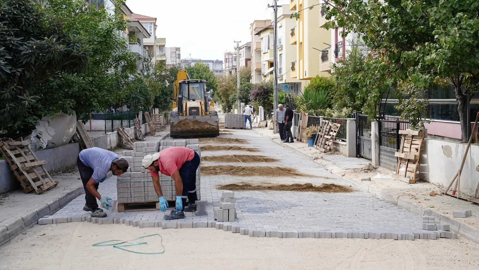 Hürriyet Mahallesi'nde Sokak İyileştirme Çalışmaları Devam Ediyor