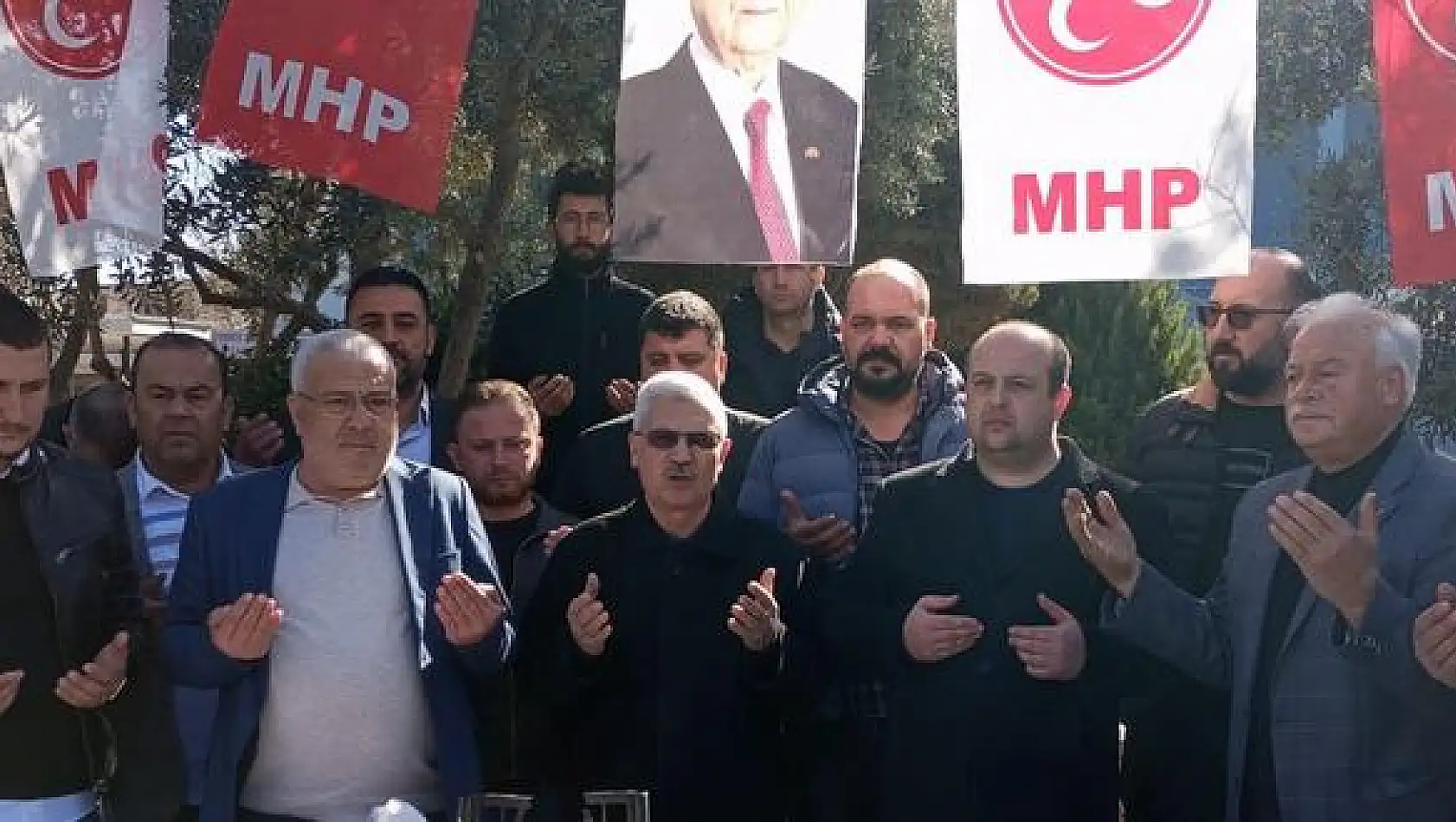 ÖDEMİŞ MHP İLÇE TEŞKİLATI 6 ŞUBAT DEPREMİNİ UNUTMADI