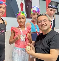 Bayındır'da Yüzme Şenliği Coşkusu: Genç Sporcular Ödüllerini Aldı