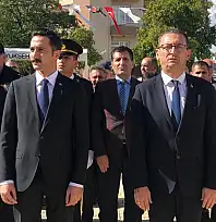 Beydağ'da Cumhuriyet Bayramı Coşkusu: Çelenk Töreniyle Kutlamalar Başladı