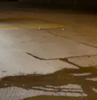 HÜRRİYET MAHALLESİ'NDE SU HATTI PATLADI, YOLDA SU FIŞKIRIYOR