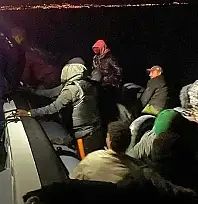 İzmir açıklarında düzensiz göçmen operasyonları: 43 kişi güvenli bölgeye alındı