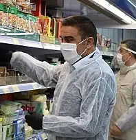 İzmir'de 30 Ton Tarihi Geçmiş Gıda Ele Geçirildi: Bakan Yumaklı 'Geçit Yok' Dedi