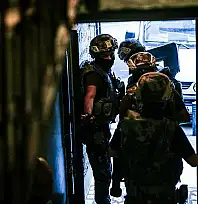 İZMİR DE DAHİL 65 İLDE TORBACI OPERASYONU: KİLOLARCA UYUŞTURUCU ELE GEÇİRİLDİ