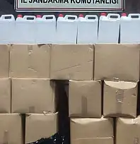 İZMİR'DE KAÇAK ALKOL OPERASYONU: 860 LİTRE ETİL ALKOL ELE GEÇİRİLDİ