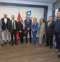 İzmirli Gazetecilerden BİK Genel Müdürü Abdülkadir Çay'a Nezaket Ziyareti