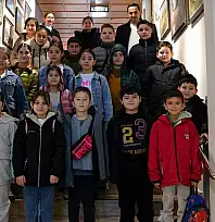 Karne Hediyesini Alan Öğrenciler, Başkan Okuroğlu'na Teşekkür Etti