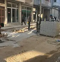 KİRAZ'DA İSTİKLAL MAHALLESİ'NDE TAŞ TAMİRATI SÜRÜYOR