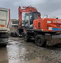 Kiraz'da Sanayi Sitesi Deresi Temizlendi