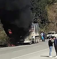 Kiraz-Ödemiş yolunda süt tankeri alev aldı!