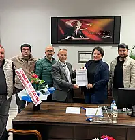 ÖDEMİŞ BERBERLER VE KUAFÖRLER ODASI'NDA ÖMER SEZGİN MAZBATASINI ALDI