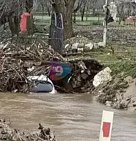 Ödemiş Subatan Yaylası'nda araç dereye uçtu