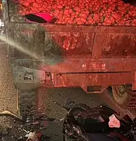 ÖDEMİŞ'TE TRAKTÖR RÖMORKUNA ÇARPAN MOTOSİKLET SÜRÜCÜSÜ AĞIR YARALANDI