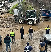 Tire Belediyesi sahada, sağanak yağış mesaisinde!