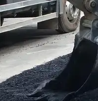 Tire'de Atatürk Caddesi'nde Asfalt Yama Çalışması