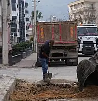 Tire'de Belediye ve Büyükşehir Ekiplerinden Yoğun Mesai