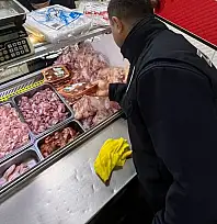 Tire'de Çiğ Tavuk Satıcılarına Sıkı Denetim