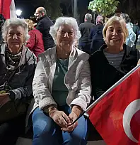 Tire'de Cumhuriyet Coşkusu Fener Alayı ile Zirveye Çıktı