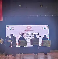 TİRE'Lİ ÖĞRENCİYE İL GENELİNDE ÖDÜL