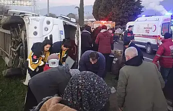 AYDIN'DA SERVİS MİNİBÜSÜ DEVRİLDİ: 16 YARALI