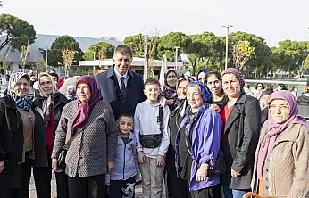 Başkan Tugay, Beydağ'ın Eriklili Kadınlarını İzmir'de Misafir Etti