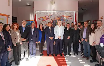 Cumhuriyet'in 102. Yılına Özel 'Yadigâr' Sergisi Tire'de Açıldı