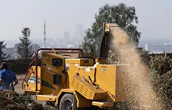 İzmir Büyükşehir Belediyesi Yeşil Atıkları Kompost Gübreye Dönüştürüyor: Ekolojik ve Ekonomik Dönüşüm
