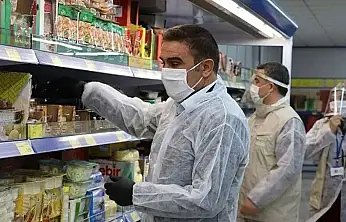 İzmir'de 30 Ton Tarihi Geçmiş Gıda Ele Geçirildi: Bakan Yumaklı 'Geçit Yok' Dedi