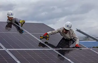 İZMİR GÜNEŞTEN TASARRUF EDİYOR