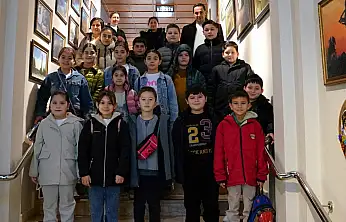 Karne Hediyesini Alan Öğrenciler, Başkan Okuroğlu'na Teşekkür Etti