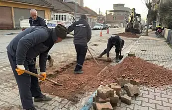 KİRAZ BELEDİYESİ'NDEN YENİMAHALLE'DE YOL ONARIMI