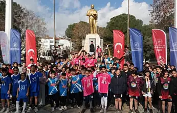 KİRAZ'DA ATATÜRK ANISINA KIR KOŞUSU