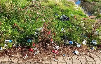 Kiraz'da Çay Kenarı Yürüyüş Yolu Öğrenciler ve Vatandaşlar İçin Tehlike Oluştu