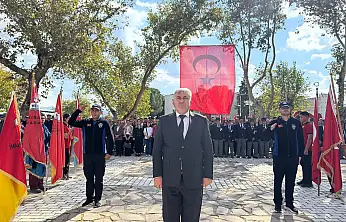 Kiraz'da Cumhuriyet Bayramı Çelenk Töreniyle Coşkuyla Kutlandı