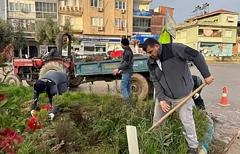 Kiraz'da park ve refüjler bakımdan geçirildi